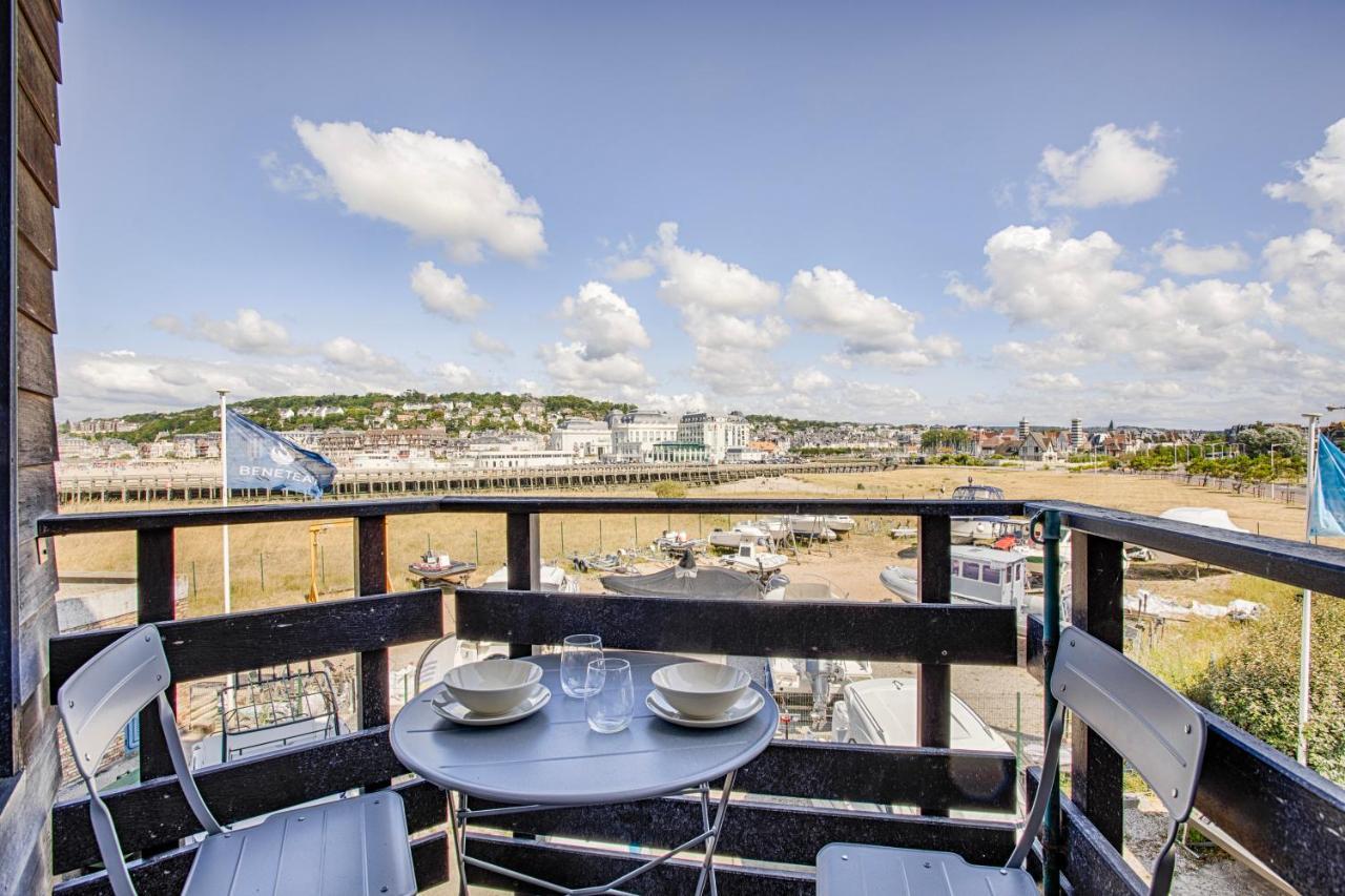 La Rev'Rie - Vue Sur Mer Avec Balcon Довиль Экстерьер фото